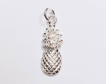VINTAGE SILVER OPENING PINEAPPLE CHARM VINTAGE SILVER OPENING PINEAPPLE CHARM