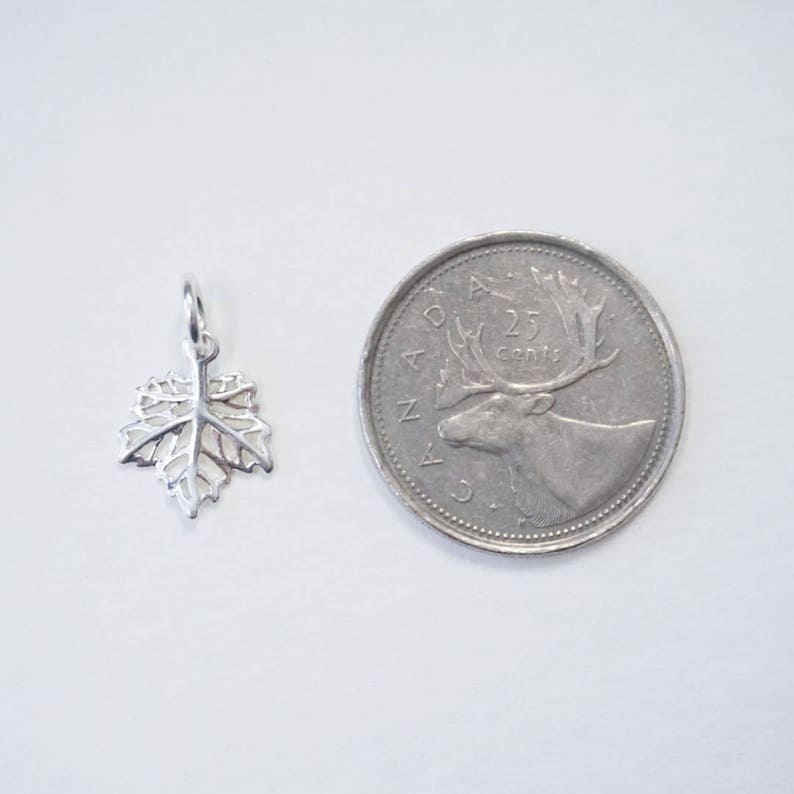 wholesale canada dainty tiny Sterling Silver Maple Leaf Charm jewelry supplies filigree silver leaf jewellery maple leaf pendant