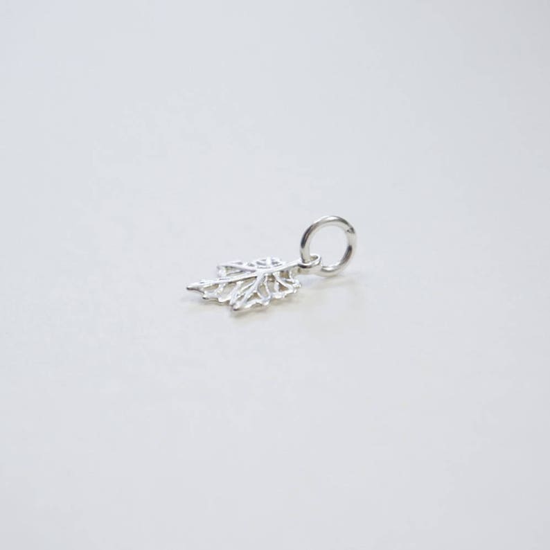 wholesale canada dainty tiny Sterling Silver Maple Leaf Charm jewelry supplies filigree silver leaf jewellery maple leaf pendant