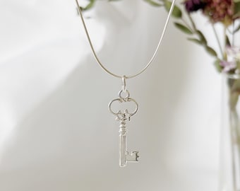 925 Silver Key Necklace: “Key to My Heart” Pendant, Romantic Gift for Her