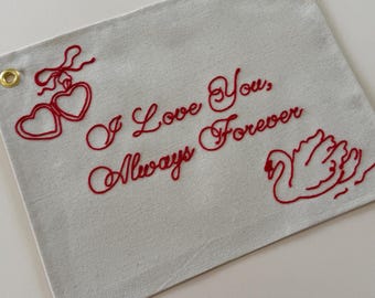 Medaillon und Schwan individuell bestickt, Baumwolle Flagge - Vintage Look | Wandbehang | Handgemachte Girlande Personalisierte Phrase