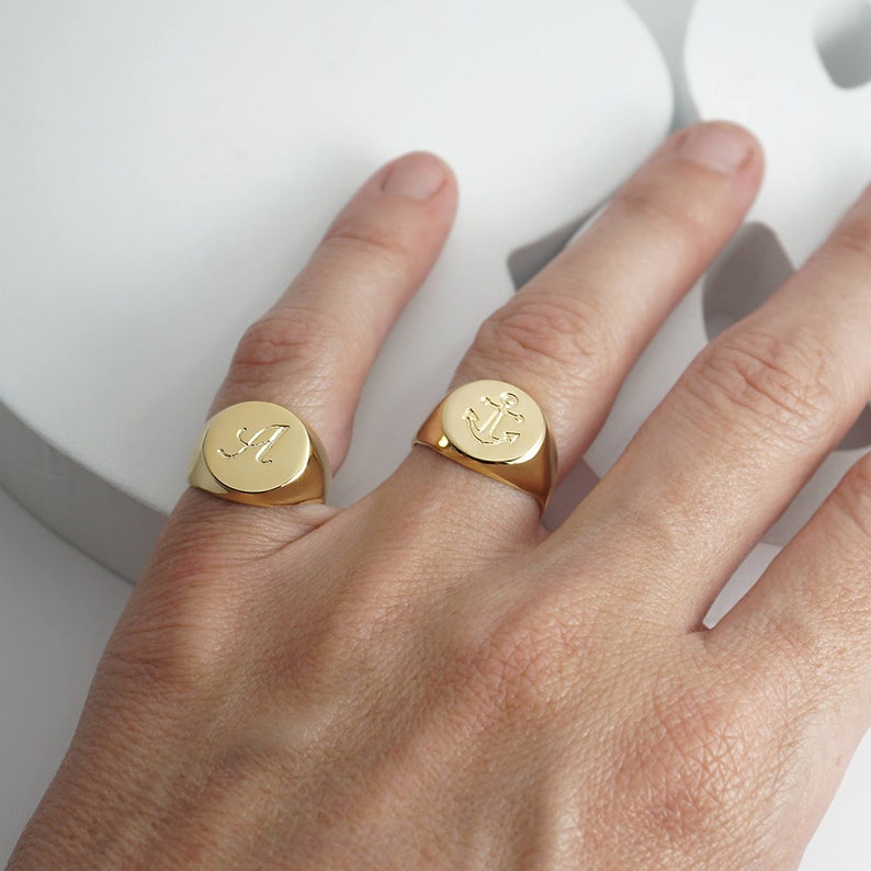 Personalized gold signet ring engraved with initial for Men / Women , Custom pinky ring in Gold / Silver 