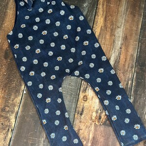 denim seamless pattern realistic faux with daisy