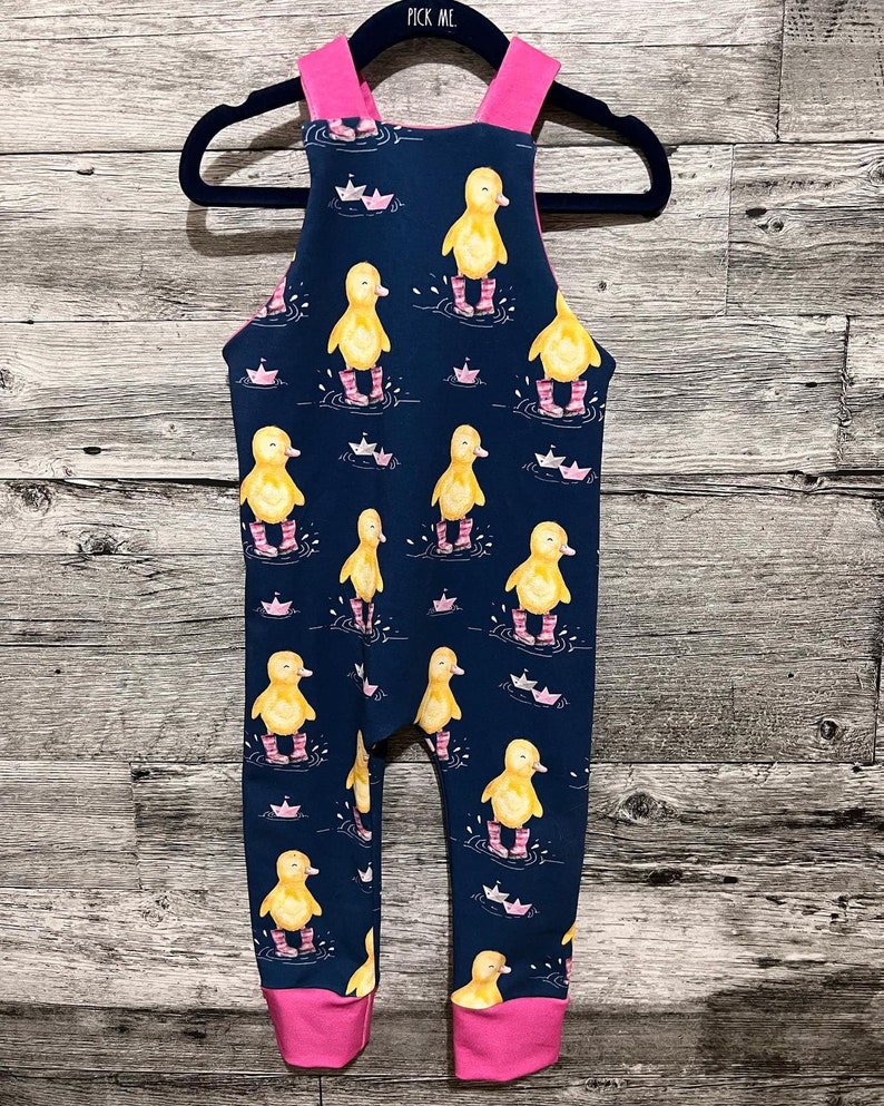 Bianca Duck i rosa gummistövlar sömlöst mönster: Barnrumstygtryck (digital nedladdning) bild 2