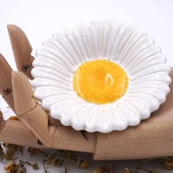 Small Ceramic Daisy Dish, Ring Dish, Tea Bag Holder, Earrings Holder, Ceramic Daisy, Candle Holder, Spoon Rest, Handmade Daisy, Hand-Painted