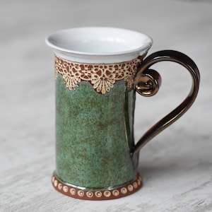Keramikbecher, Teebecher, Handgefertigter Becher, Keramik und Töpferei, Keramiktasse, Teetasse, Rustikal, Kaffeebecher, Grüner Becher, Handgefertigter Becher, Einzigartiger Becher