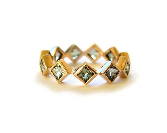 Eternity Rose Gold Ring with Green Sapphire, Unique Engagement Ring, Squares Red Gold Ring, Green Sapphire Jewelry, for her