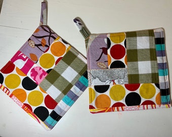 Vibrant 2 potholders,  Shabby Chic hot pads, quilted trivet pot holders, Scandinavian kitchen decor, cotton fabric, scrappy patchwork