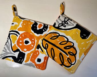2 MARIMEKKO potholders, hot pads, quilted trivet pot holders, Scandinavian kitchen decor, cotton fabric, Minimalist Ethnic, Shabby Chic