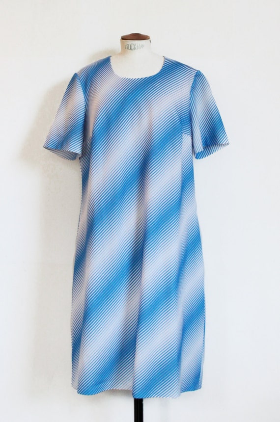 60s blue & white A-line dress - Optical Art print