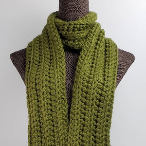 Chunky Wool Blend Crochet Winter Scarf - Cilantro Green