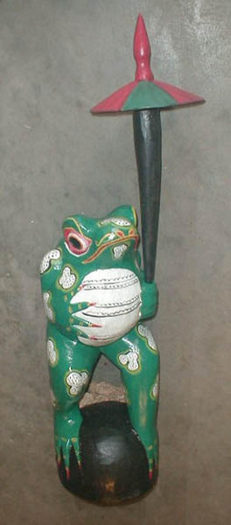 frog with umbrella garden statue