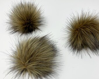 Grizzly faux fur Pompom. Brown and black faux fur pompom.  Brown faux fur pompom.