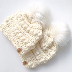 Bobble Hats. Crochet beanie. Baby beanie. Toddler hat. Mommy and me hats. Wholesale beanies. Tuque. Faux fur pompom.