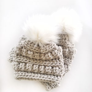 Bobble Hats. Crochet beanie. Baby beanie. Toddler hat. Mommy and me hats. Wholesale beanies. Tuque. Faux fur pompom.
