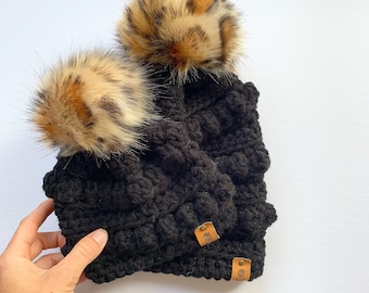 Beanie. Bobble Beanie. Mommy and Me Beanie. Black beanie. Baby beanie. Toddler Beanie. Fall tuque. Winter tuque. Faux fur beanie.
