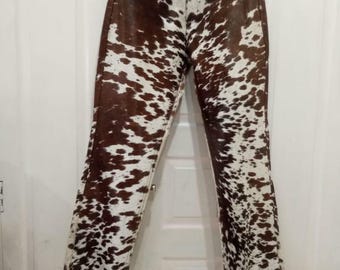 Hair-on-Hide Hose aus Rindsleder: Handgefertigt im Western-Stil