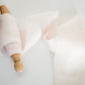 Seidenband | zartes Rosa | Pflanzlich, handgefärbte Seidenbänder, Hochzeitsbänder, Blumenband, Papierband