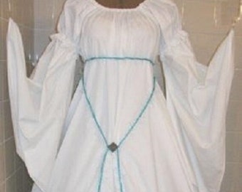Renaissance  chemise style reenactment costume gown White w/dagged sleeves - brooch & tie belt easy wash