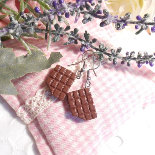 Boucles d'oreilles tablettes de chocolat en fimo et acier inoxydable