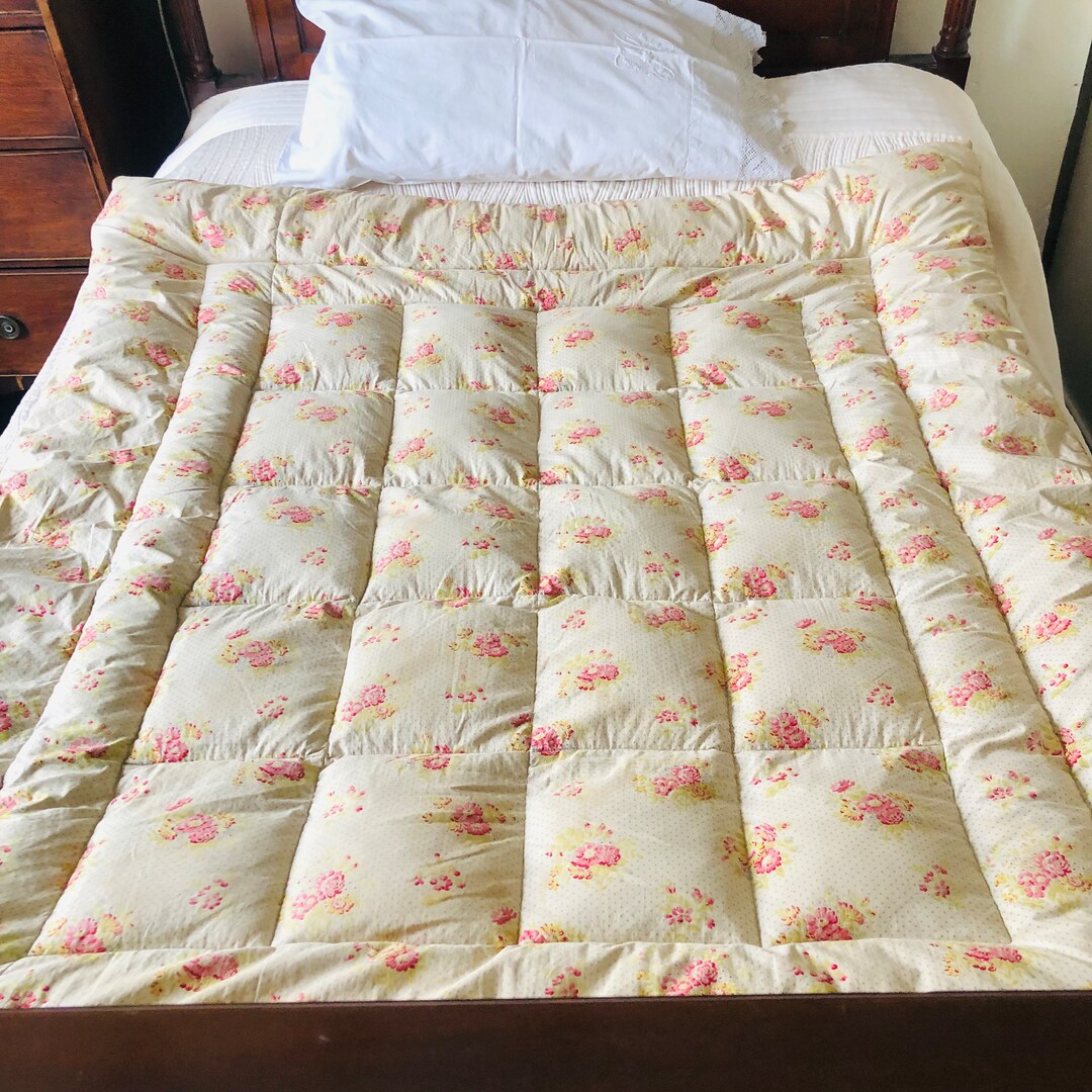 A Double Eiderdown Vintage Floral Flowers Feathers Etsy UK