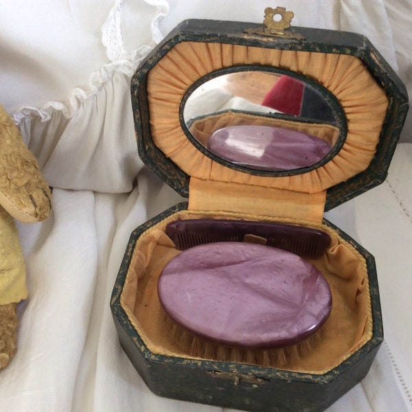 Sweet vintage Baby's Brush Set, boxed brush and comb, great condition