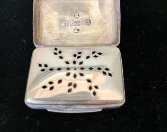 A Georgian Viniagrette, silver, Birmingham 1816, engine turned, gilt interior, clear assay marks.