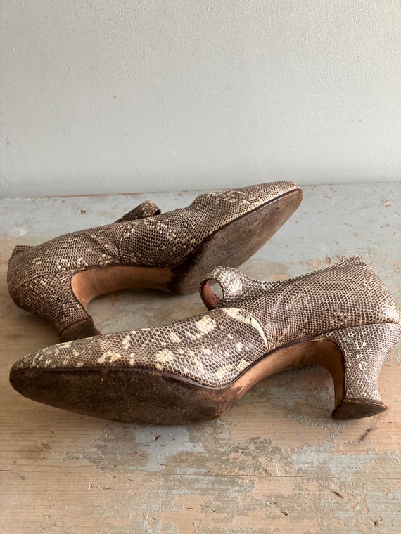 Pretty pair of Ladies Shoes, vintage, Lotus, leat… - image 4