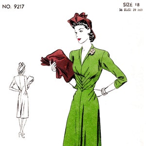 1940 vintage sewing pattern 1940s 40s dress sewing pattern reproduction // radiating dart seams // V neckline // straight sleeves // bust 36