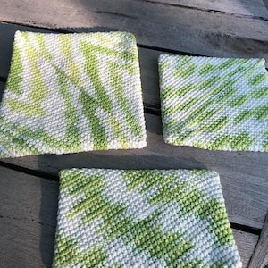 Choice of Blue or Green Hotpads/Trivets