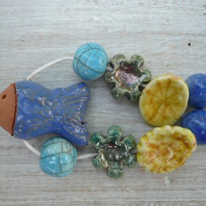 9 perline in ceramica con perla focale a forma di pesce perline per collana e gioielli estivi perline ceramica raku regalo amica image 5