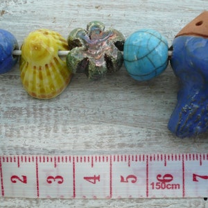 9 perline in ceramica con perla focale a forma di pesce perline per collana e gioielli estivi perline ceramica raku regalo amica image 8