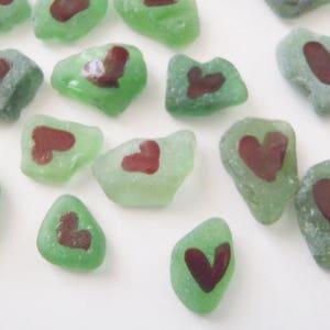 cuori matrimonio vetri di mare verde rosso san valentino nozze partecipazioni materiale creare mosaico spiaggia rustico lasoffittadiste