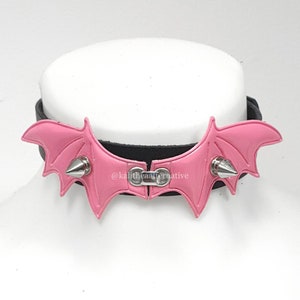 Leren kawaii-choker, roze gezwollen pvc-pastelgoth-kraag, zilveren spikes