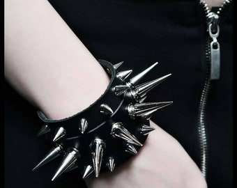 Gothic Massive Leather Bracelet With Spikes - Black Metal