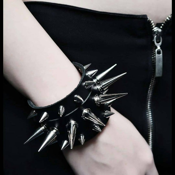 Gothic Massive Leather Bracelet With Spikes - Black Metal