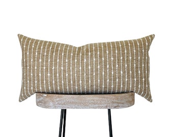 Mozaic AZ328711SP Lumbar Pillow Set Ivory Mozaic AZ328711SP Lumbar Pillow Set Ivory