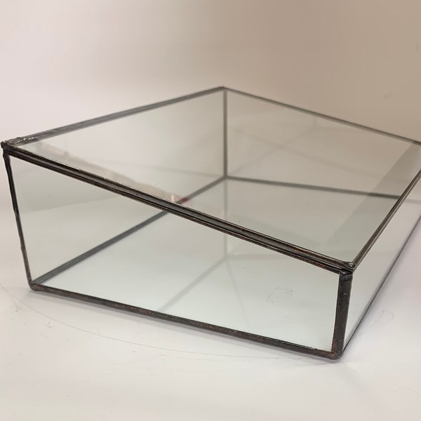 Vitrine en verre, boîte en verre inclinée, boîte à bijoux, boîte à bijoux, boîte en verre, design minimaliste, boîte pour photo, boîte pour artistes