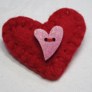 Heart brooch pin, Red and pink felt heart shape Pin, red felt heart brooch with pink heart button, red felt heart pin, wool brooch