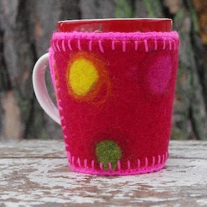 Felted Cup Cozy with wooden buttons, Wool Cup Warmer, Felted Mug hug, wool mug cozy, felted coffee cup cozy, tea cup cozy
