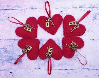 Alla hjärtans dag-gransdekorationer, Alla hjärtans dag-hjärtan, Tovade hjärtornament, Hjärtornament i ull