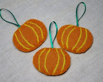 Felted Hanging Pumpkin ornaments, Fall Decoration, Handmade Pumpkin, Halloween Decoration, Autumn Decor, set of 3 halloween home decor