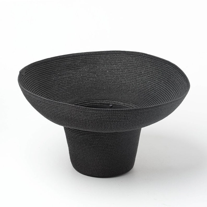 Retro high top hat with large eaves papyri hat stage show concave shape sun shade sun protection beach straw hat