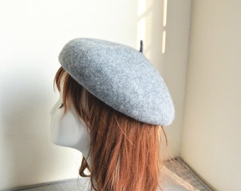 Beret lady autumn winter wool day is grey camel with a sweet vintage painter hat