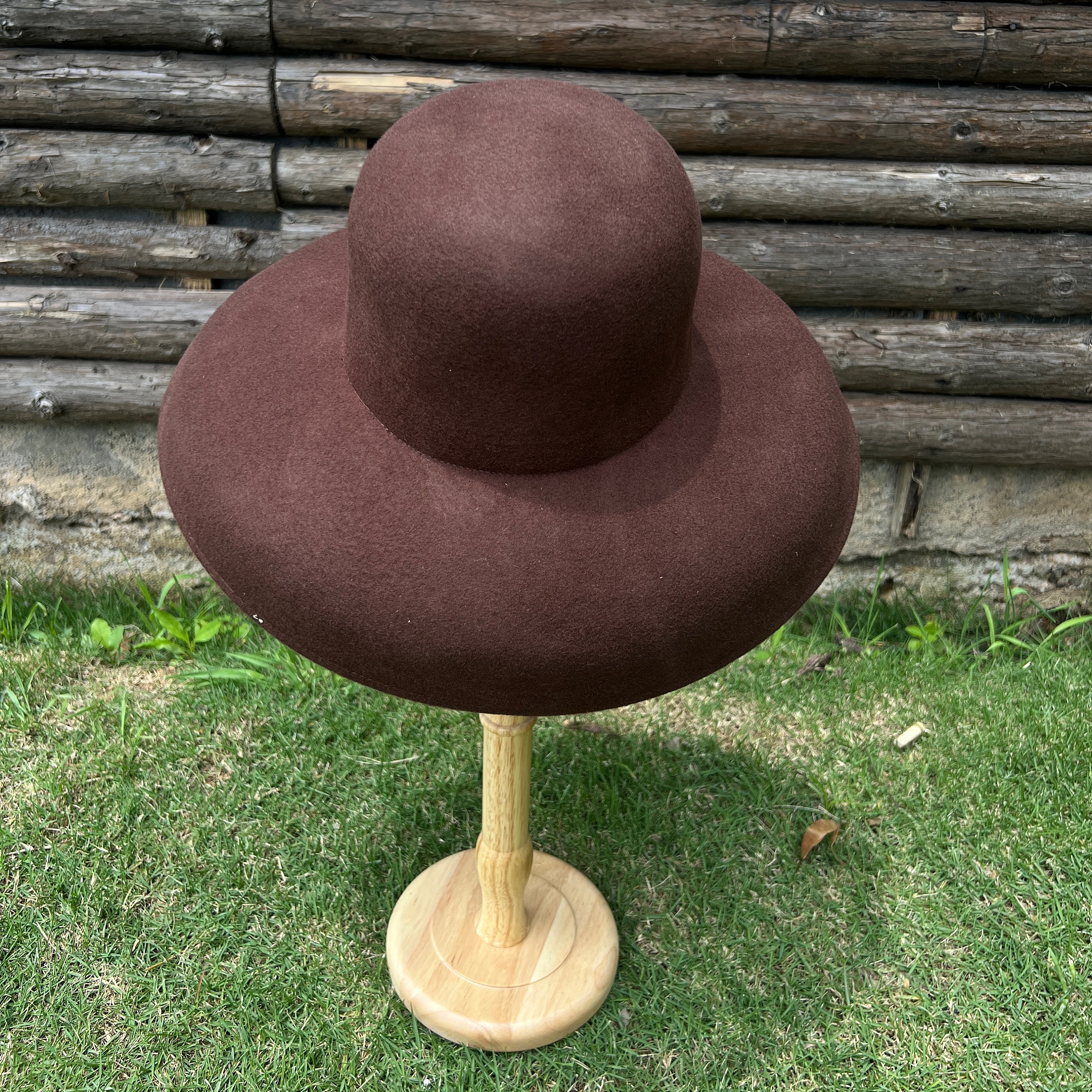 Retro Fashion Bowler Hat With Large Cap Brim Woollen Hat  display picture 1