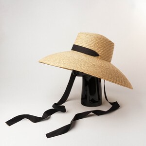 Flat-topped large curved brim hat with binding band hand woven lafite straw hat outdoor tourism beach straw hat