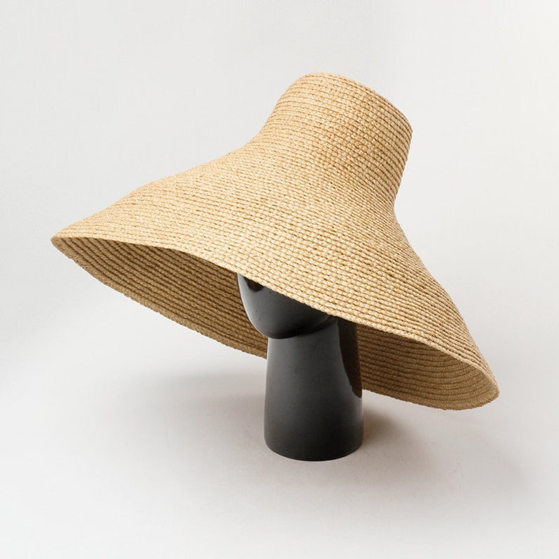 Lafite straw hat with cone-shaped visor and large brim for outdoor sun protection image 1