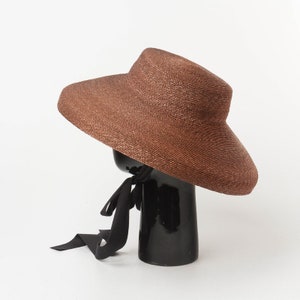 Flat top, large eaves, fine straw hat, sun shade, sun block, straw hat in shape