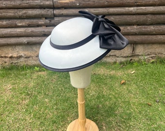 Abendessen klein bowknot Französisches weißes Temperament des weiblichen schwarzen Bowknothutes elegant