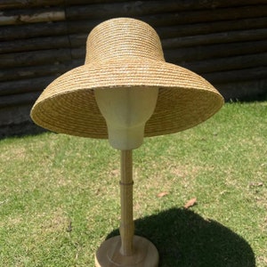 Franse retro zomerzonnehoed vakantie strand zwarte grote hoed. Zomerstrohoed voor dames - strohoed - zonnehoed